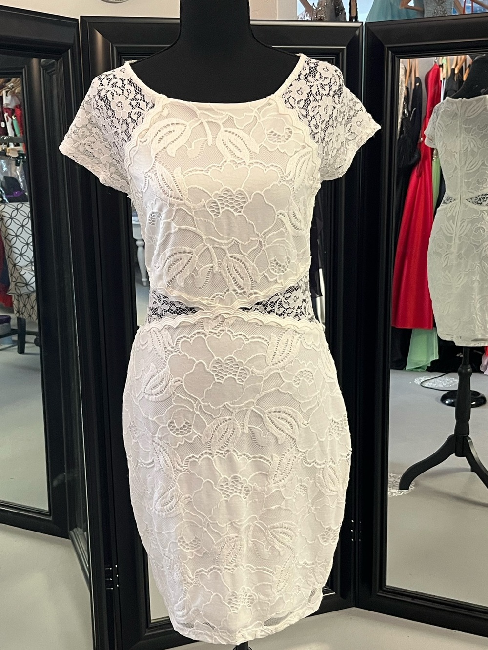 White Lace Short Sleeve Sheath Dress for Prom